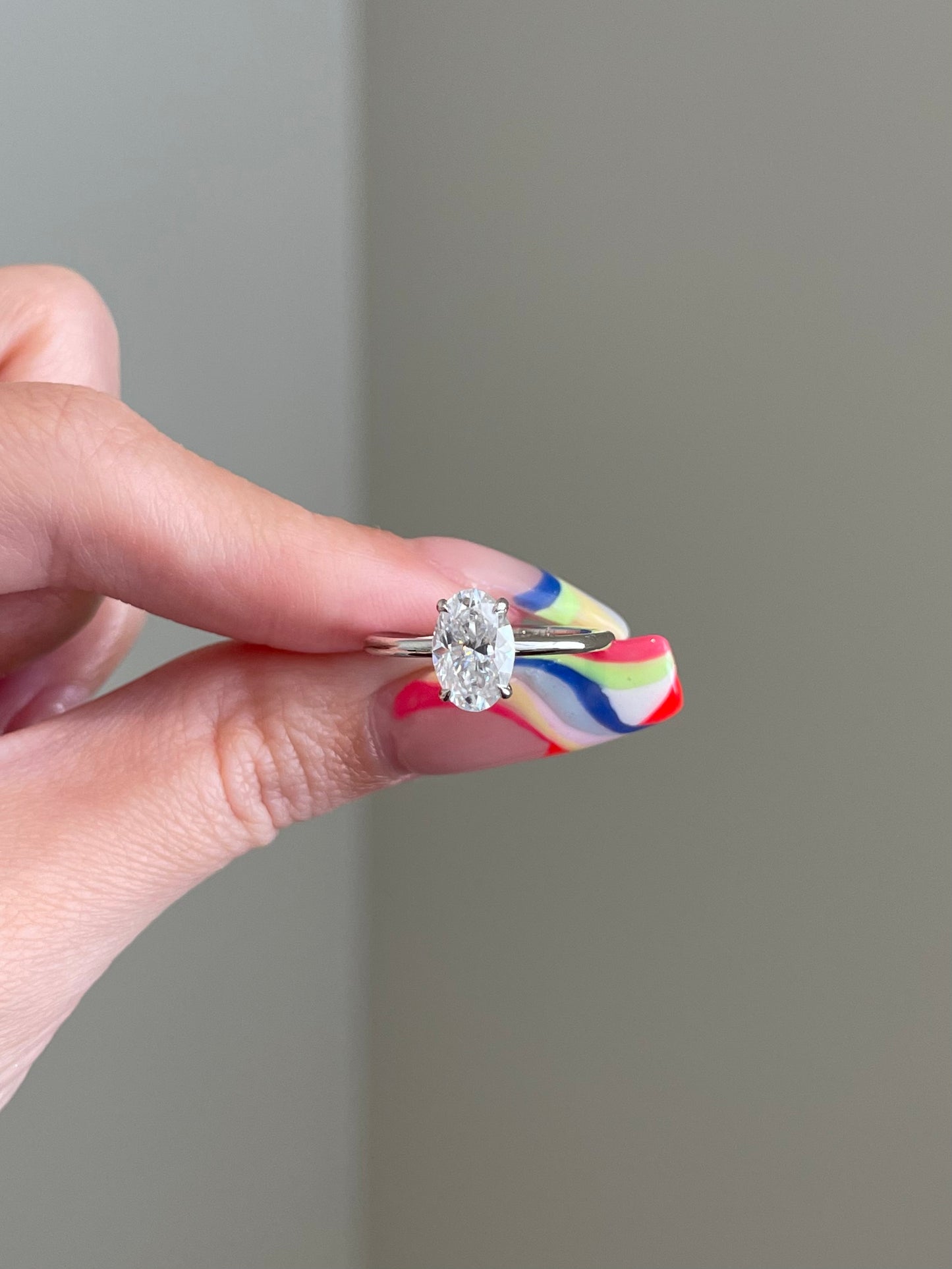 The Sandy Ring, 1.8 Carat, Oval, Brilliant