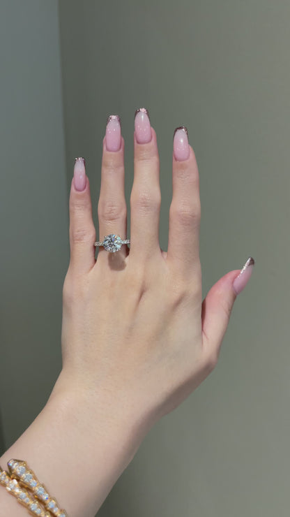 The SHY Signature Ring, 3 Carat, Round, Brilliant
