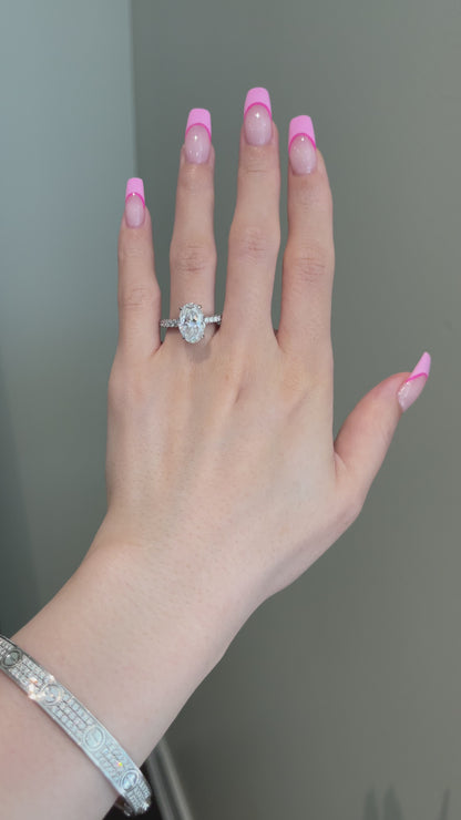 The SHY Signature Ring, 4 Carat, Oval, Crushed Ice Hybrid