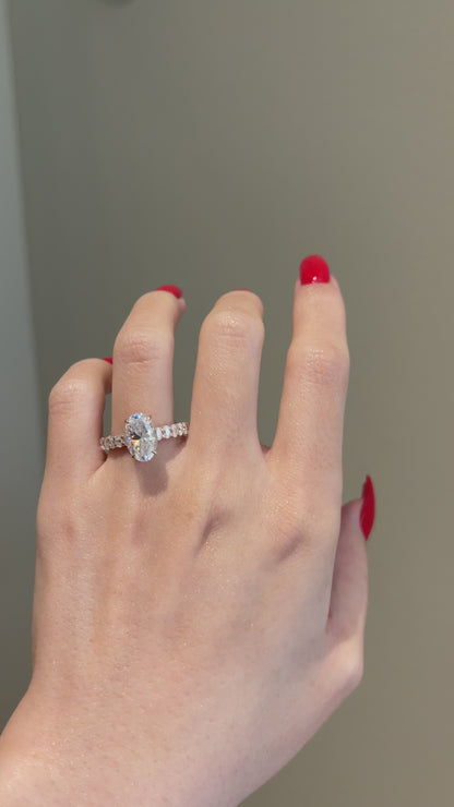 The Fancy Ring, 3 Carat, Oval, Brilliant