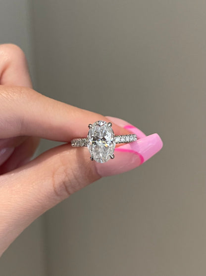 The SHY Signature Ring, 4 Carat, Oval, Crushed Ice Hybrid