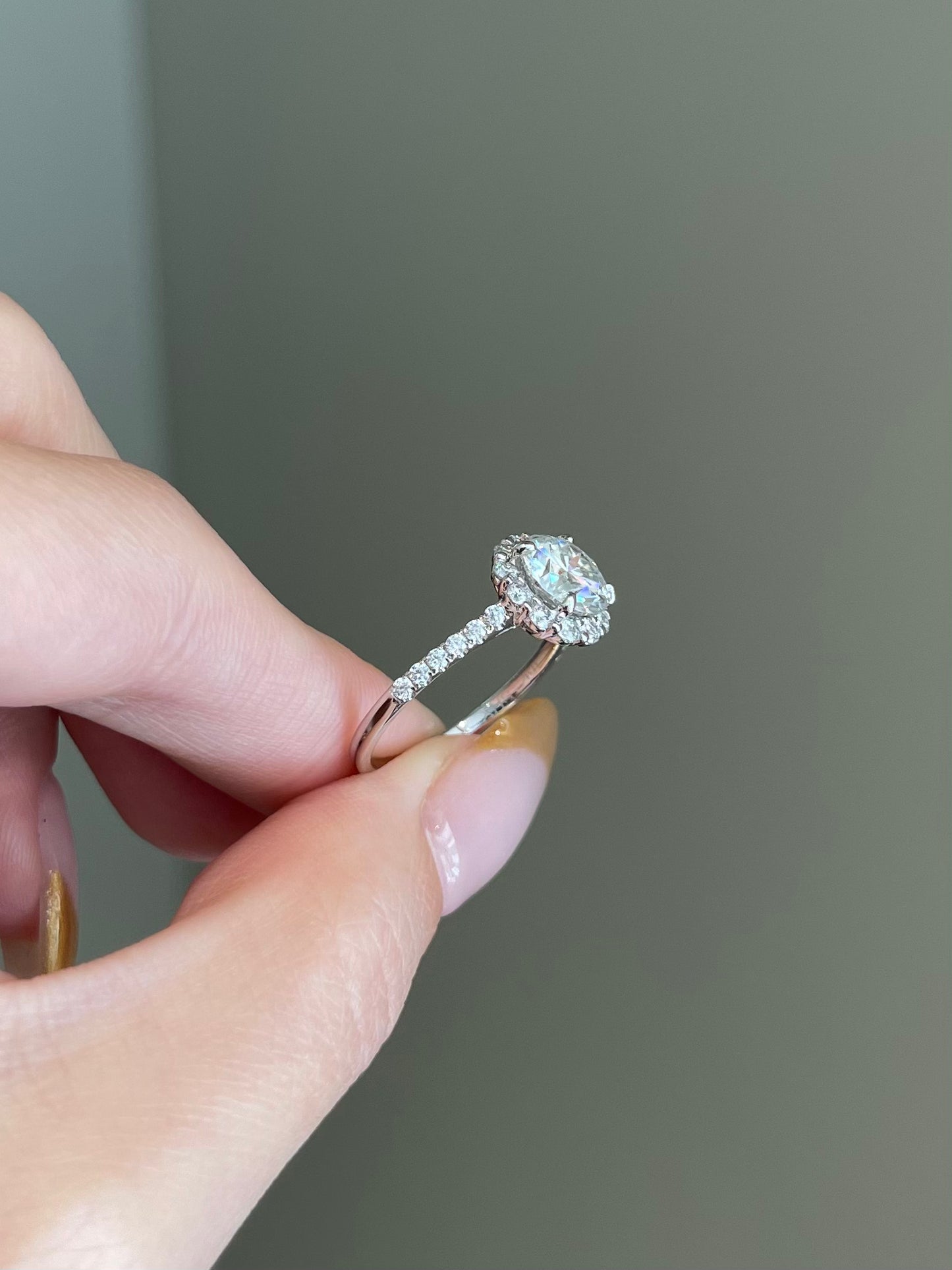 The Sabrina Ring, 1.5 Carat, Round, Brilliant