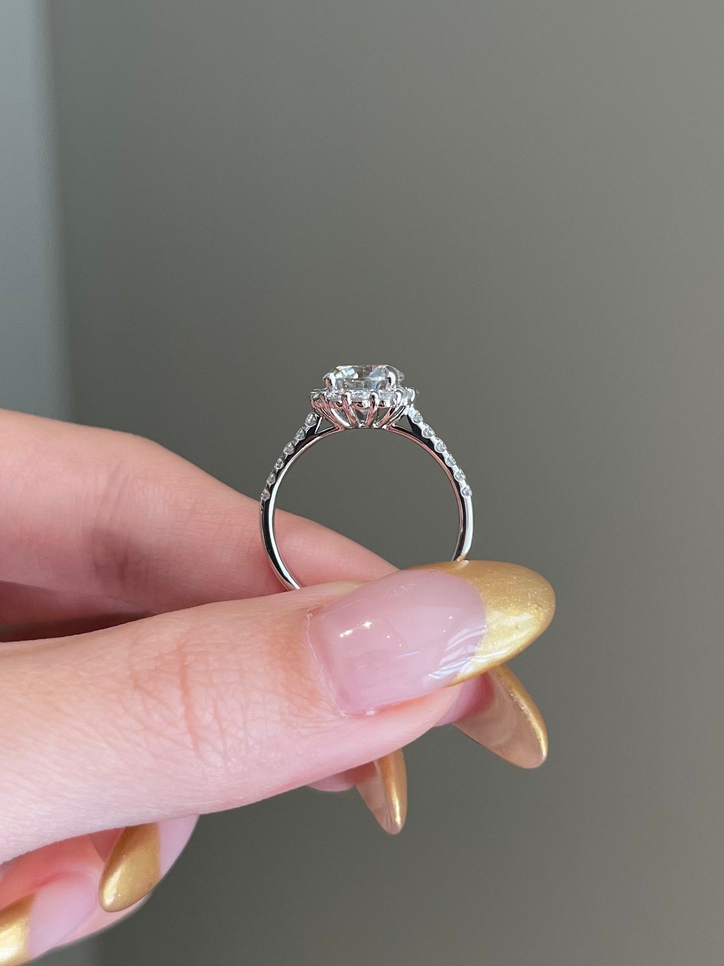 The Sabrina Ring, 1.5 Carat, Round, Brilliant