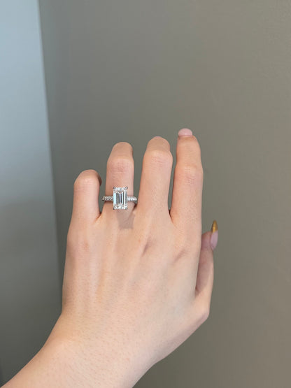 The SHY Signature Ring, 4 Carat, Emerald, Step Cut