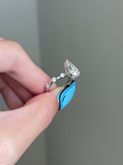 The Leanna Ring, 2.5 Carat, Pear, Brilliant