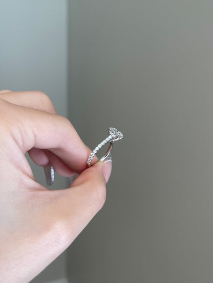 The Ellie Ring, 1.5 Carat, Round, Brilliant