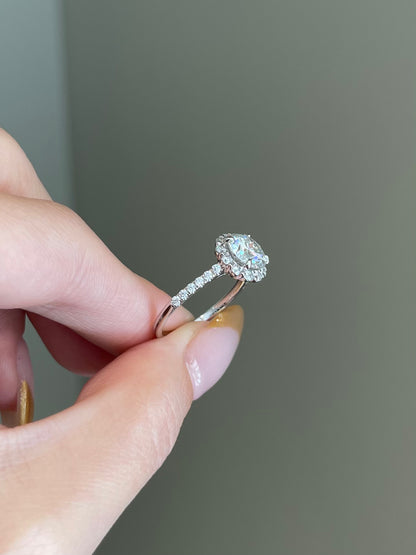 The Sabrina Ring, 1.5 Carat, Round, Brilliant