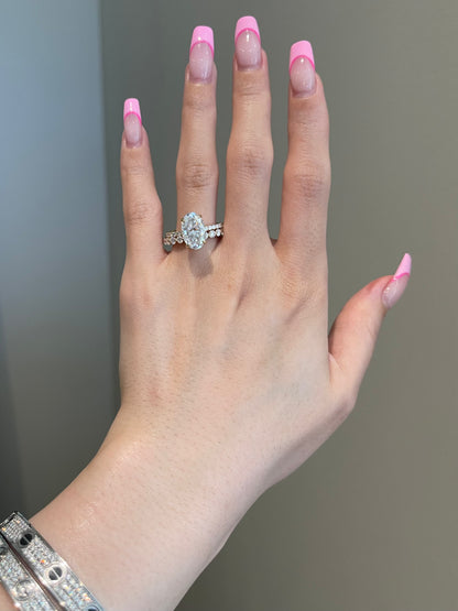 The Priscilla Ring, 4 Carat, Oval, Crushed Ice Hybrid
