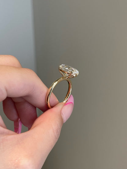 The Savannah Ring, 7 Carat, Oval, Crushed Ice Hybrid