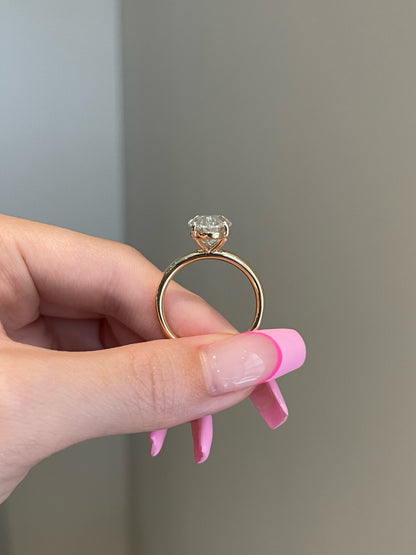 The Savannah Ring, 7 Carat, Oval, Crushed Ice Hybrid