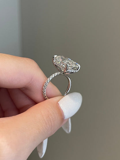 The Priscilla Ring, 7 Carat, Radiant, Crushed Ice